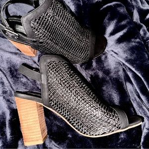 Steve Madden Basketweave sandals